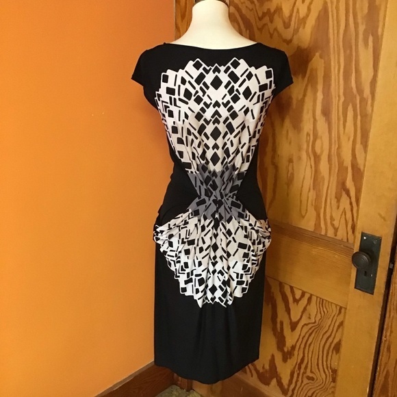 BCBGMaxAzria Black and White Geometric Print Dress - Picture 14 of 14